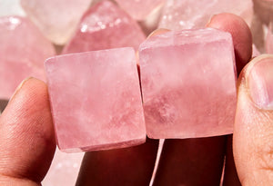 The ToAuto gemstone cutting machine can be used to cut rose quartz.